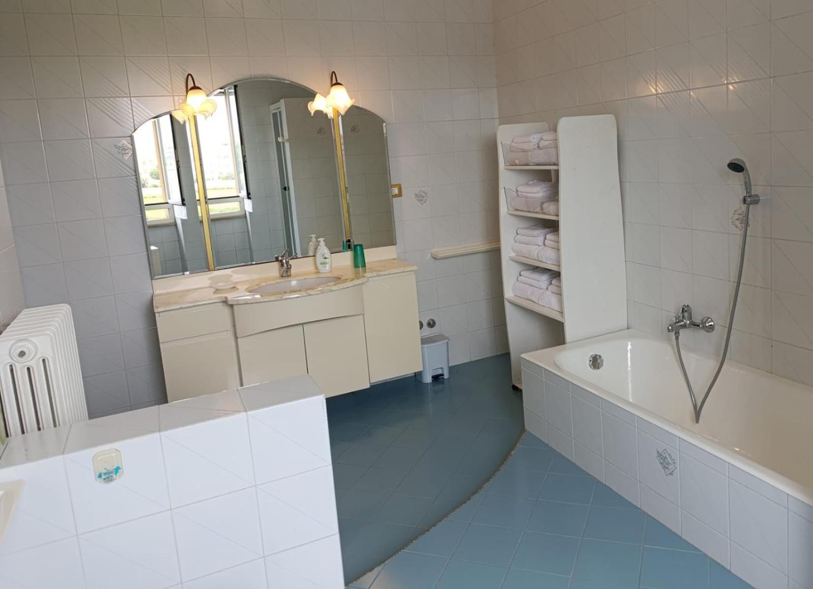 Le Rondini Apartment Трани Екстериор снимка